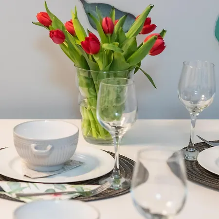 Modern Kapitanski Mostek By Renters