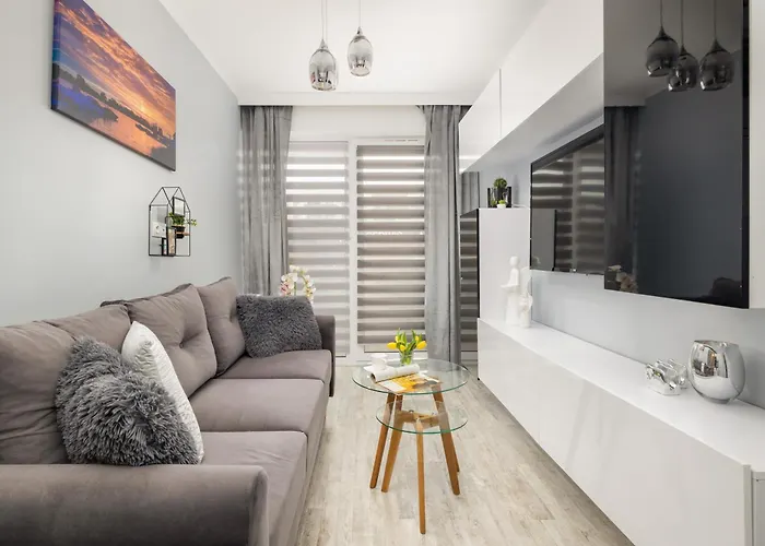 Modern Kapitanski Mostek By Renters