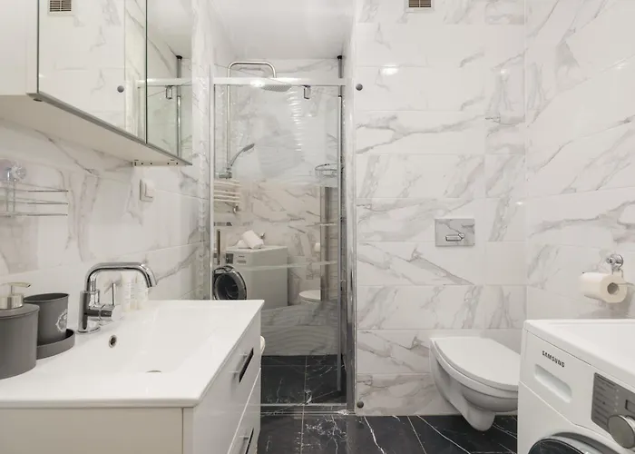 Modern Kapitanski Mostek By Renters Kołobrzeg