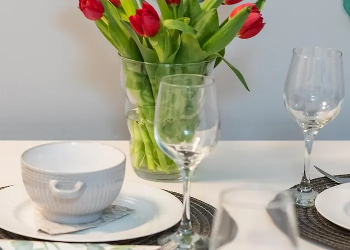 Modern Kapitanski Mostek By Renters