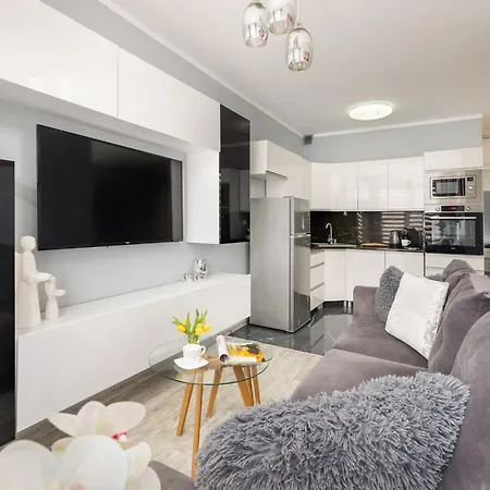 Modern Kapitanski Mostek By Renters Apartman