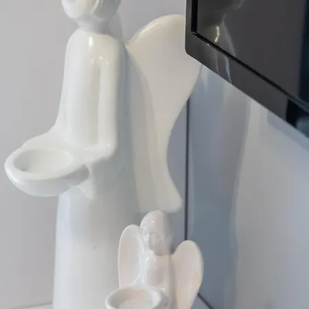 Modern Kapitanski Mostek By Renters *