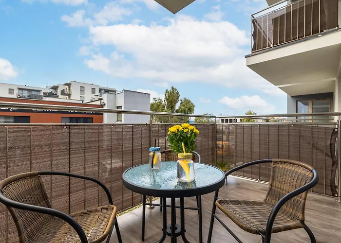 Modern Kapitanski Mostek By Renters * Kołobrzeg